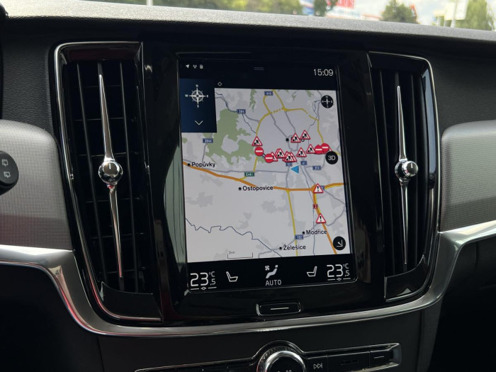 Volvo V90 B4 AWD MOMENTUM Aut REZERVACE 2.0 Momentum