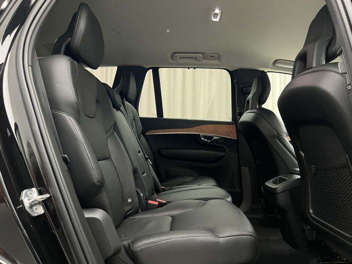 Volvo XC90 B5 AWD INSCRIPTION 7MÍSTNÁ AUT