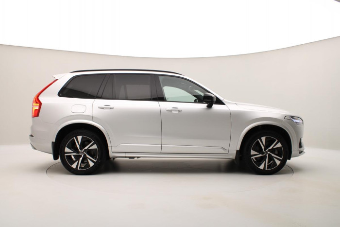 Volvo XC90 T8 AWD R-DESIGN REZERVACE