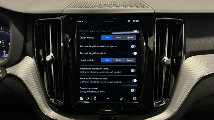 Volvo XC60 B4 AWD PLUS DARK AUT