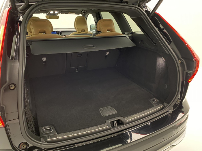 Volvo XC60 B4 INSCRIPTION AUT 1.maj