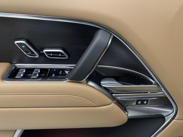 Land Rover Range Rover P550e AUTOBIOGRAPHY SWB