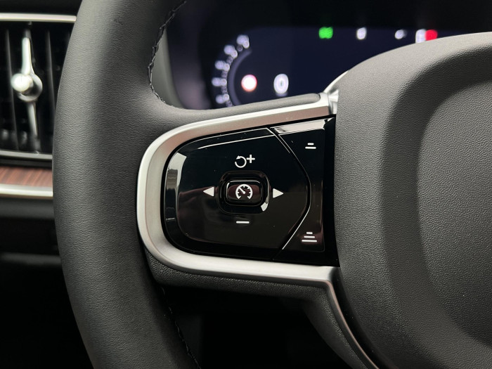 Volvo V60 B4 DARK ULTRA AUT