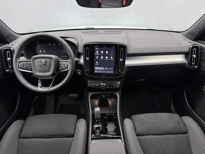Volvo XC40 B3 AUT DARK PLUS