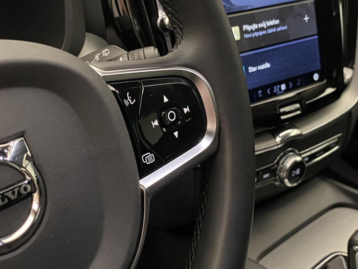 Volvo XC60 B4 AWD PLUS DARK AUT CZ