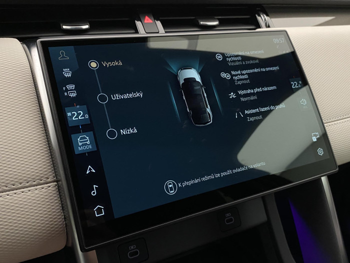 Land Rover Discovery Sport D200 R-DYNAMIC SE AWD AUT 2.0 d Dynamic SE