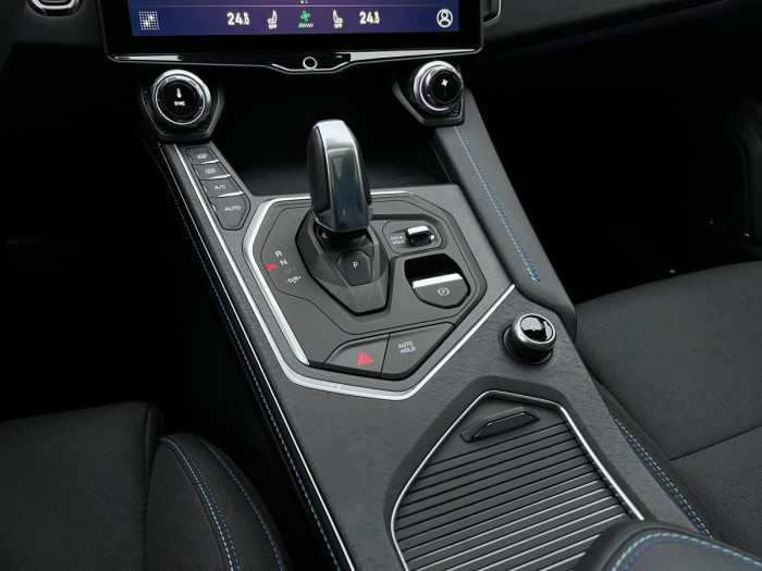 Lynk & Co 01 PHEV DCT Aut 1.maj.