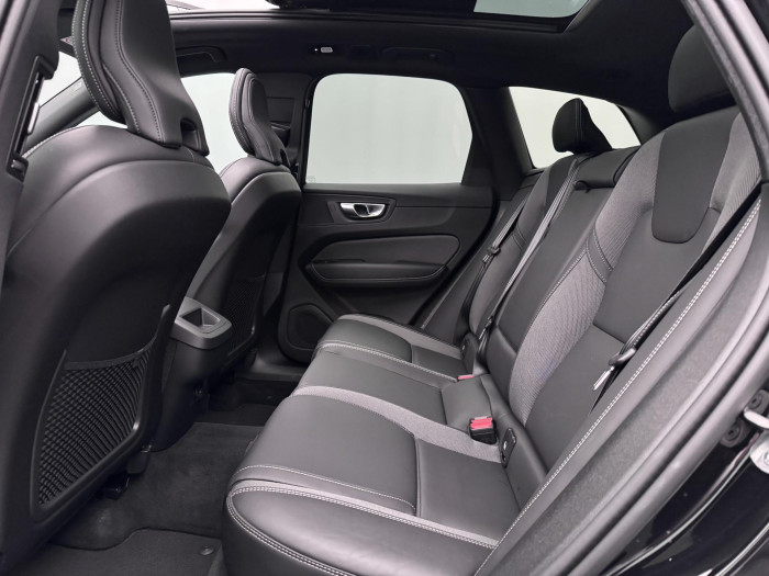 Volvo XC60 B5 AWD BLACK EDITION AUT 2.0 Edition