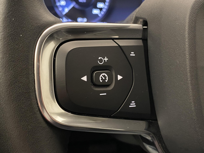 Volvo XC40 T4 MOMENTUM AUT CZ 2.0 Momentum