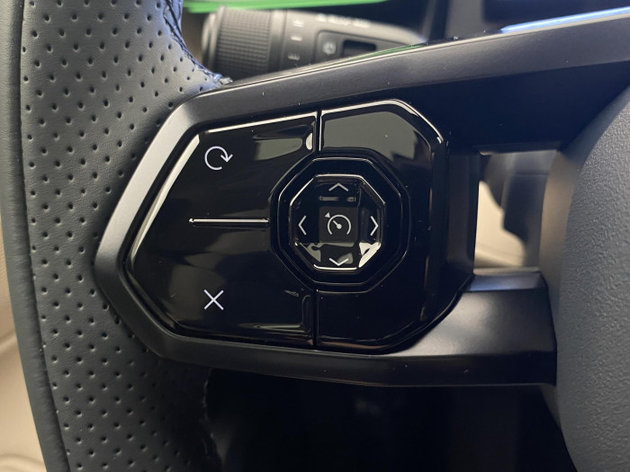 Lynk & Co 08 MORE PHEV