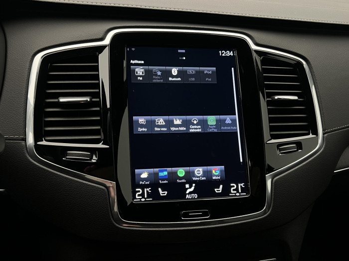 Volvo XC90 B5 AWD R-DESIGN 7MÍSTNÁ AUT