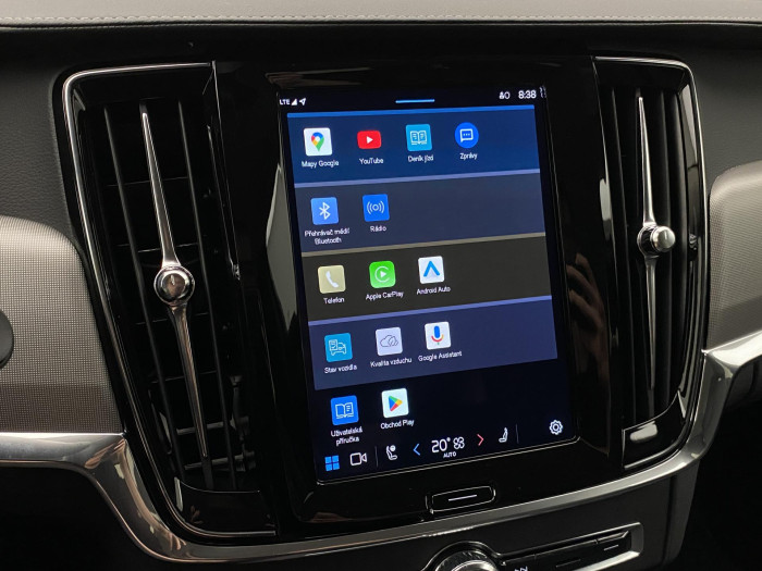Volvo V90 CC B4 AWD PLUS AUT CZ 1.maj