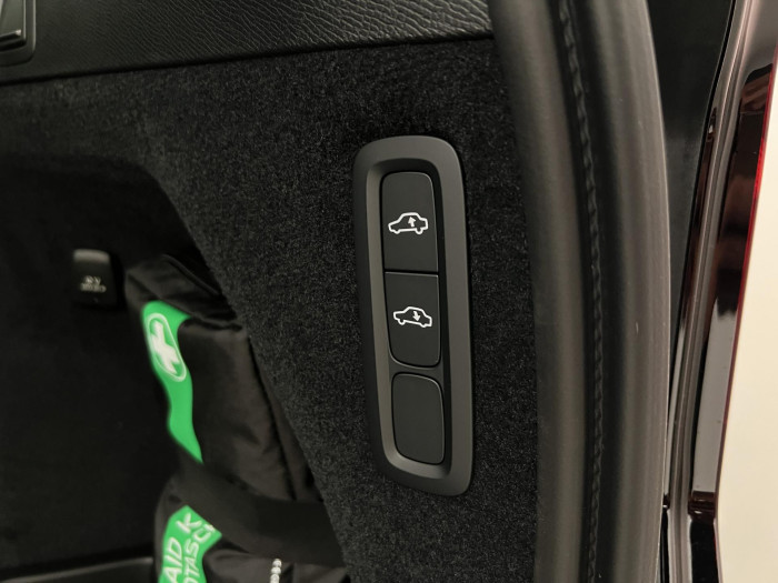 Volvo XC90 T8 AWD RECHARGE DARK ULTRA AUT