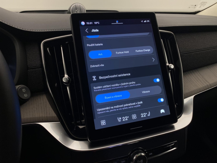 Volvo XC90 T8 AWD RECHARGE DARK REZERVACE