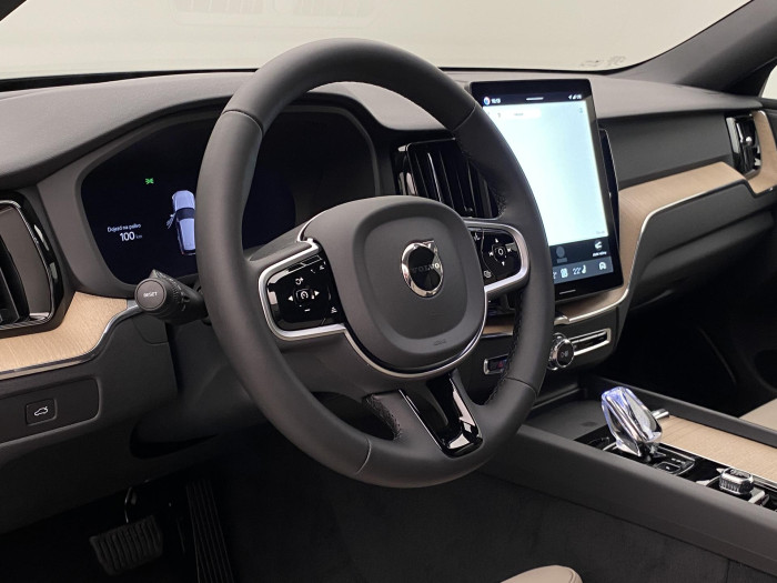 Volvo XC60 B5 AWD AUT DARK PLUS