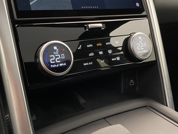 Land Rover Discovery D250 SE AWD REZERVACE 3.0 d SE