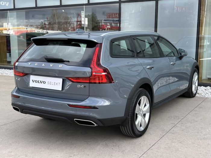 Volvo V60 CROSS COUNTRY B4 AWD Aut 1.maj
