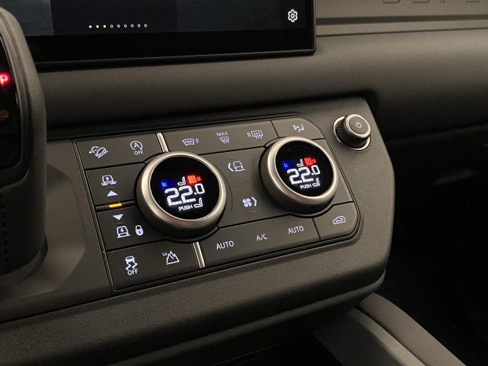 Land Rover Defender 110 D300 X-DYNAMIC SE AWD AUT 3.0 d Dynamic SE