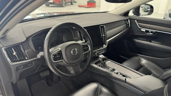 Volvo V90 CROSS COUNTRY T5 REZERVACE
