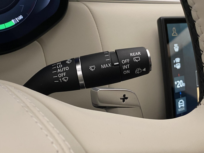 Land Rover Range Rover P550e AUTOBIOGRAPHY SWB