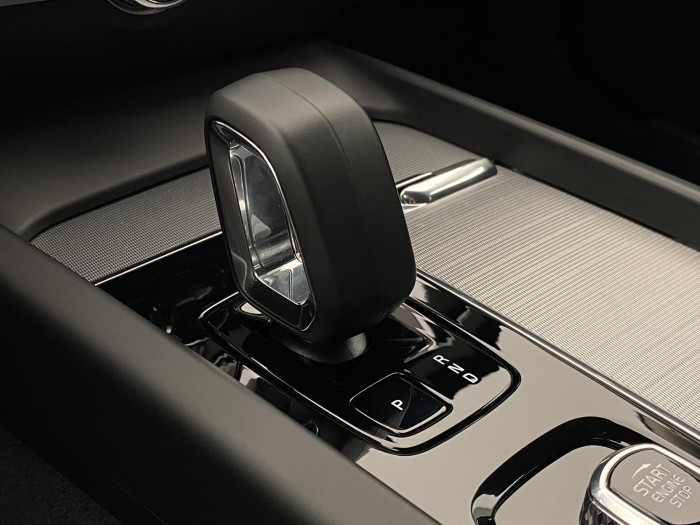 Volvo V60 B4 DARK PLUS AUT CZ