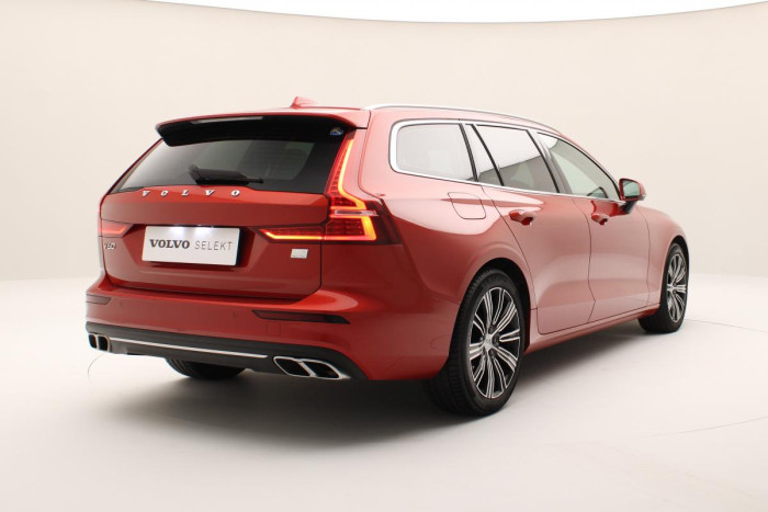 Volvo V60 T6 AWD RECHARGE REZERVACE