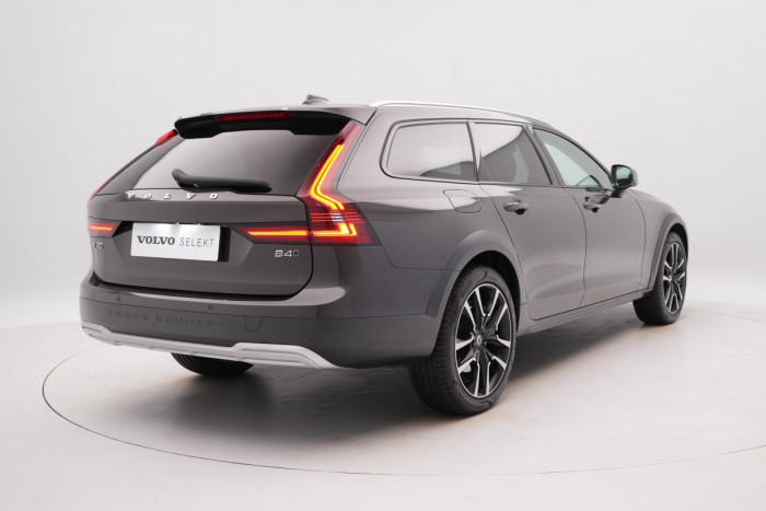 Volvo V90 CC B4 AWD PLUS REZERVACE