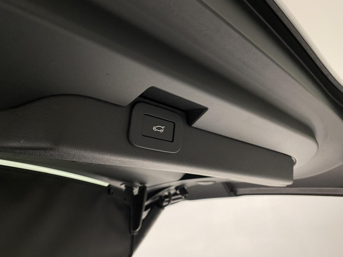 Land Rover Discovery D250 SE AWD REZERVACE 3.0 d SE