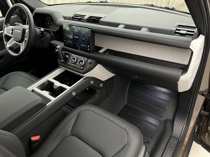 Land Rover Defender 110 D200 S AWD Aut REZERVACE 3.0 d