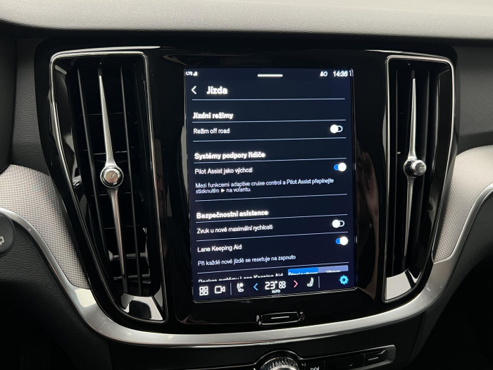 Volvo V60 CC B5 AWD PLUS BRIGHT AUT