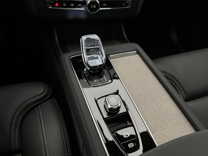 Volvo XC90 T8 AWD RECHARGE DARK ULTRA AUT
