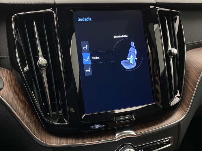 Volvo XC60 B5 AWD INSCRIPTION AUT CZ