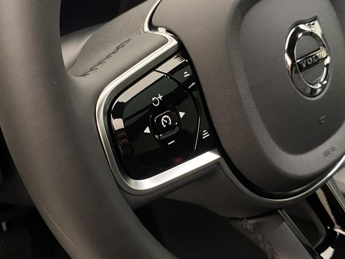 Volvo XC60 B5 AWD PLUS BLACK EDITION AUT