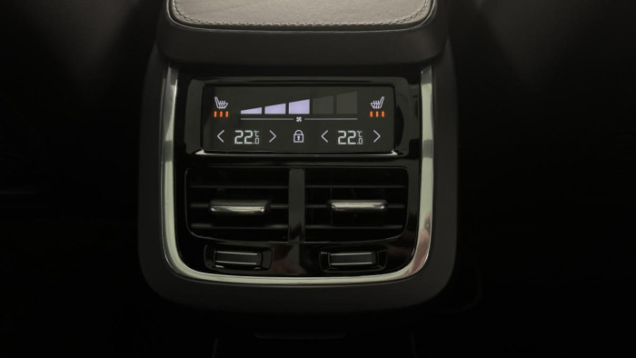 Volvo XC90 T6 AWD R-DESIGN AUT REZERVACE