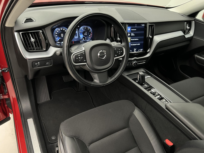 Volvo XC60 B5 AWD MOMENTUM AUT 2.0 Momentum