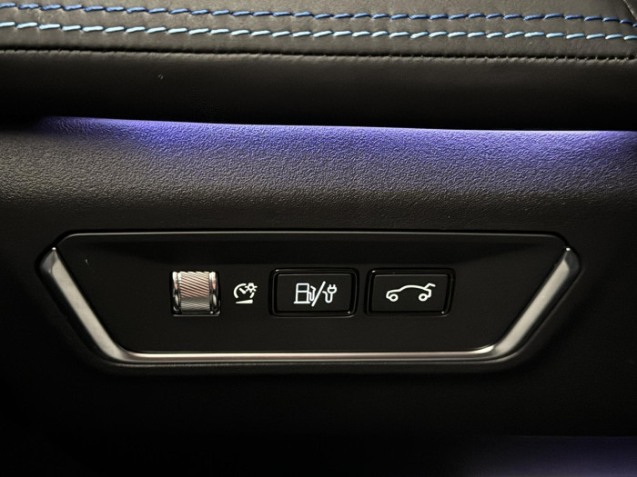 Lynk & Co 01 PHEV DCT AUT 1.maj