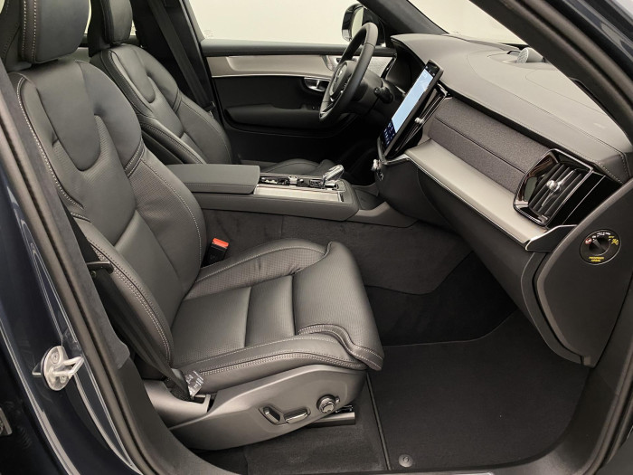 Volvo XC90 B5 AWD BLACK EDITION ULTRA 7 2.0 Edition