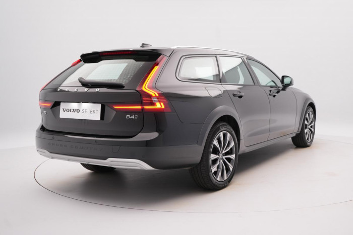 Volvo V90 CC B4 AWD PLUS AUT CZ 1.maj.