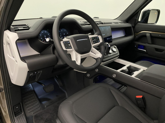 Land Rover Defender 110 D250 X-DYNAMIC SE AWD AUT 3.0 d Dynamic SE