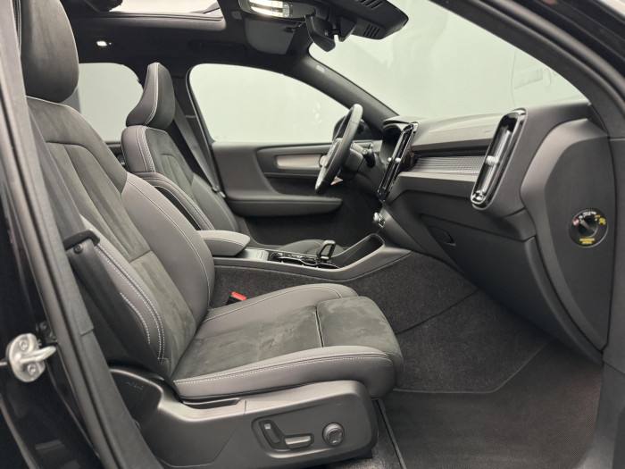 Volvo XC40 B3 DARK ULTRA CZ 1.maj