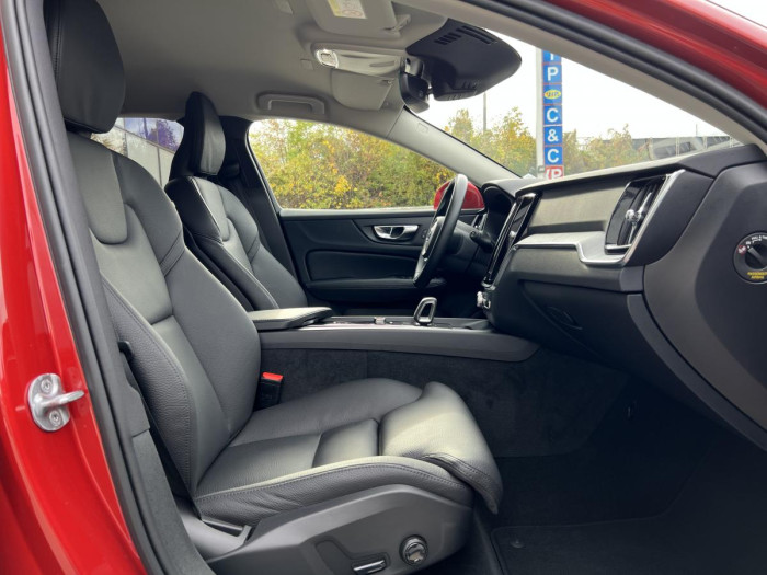 Volvo V60 CROSS COUNTRY B4 AWD Aut 1.maj