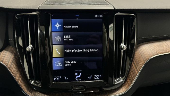 Volvo XC60 B6 AWD INSCRIPTION REZERVACE