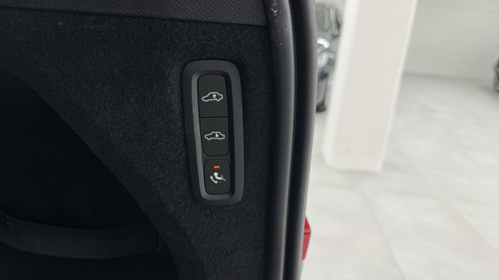Volvo XC90 B5 AWD ULTIMATE REZERVACE