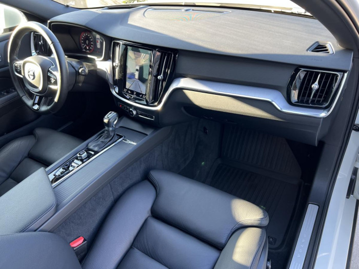 Volvo V60 D4 MOMENTUM POLESTAR Aut 1.maj 2.0 d Momentum