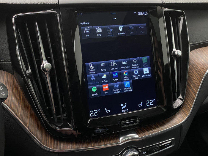 Volvo XC60 B4 AWD INSCRIPTION REZERVACE