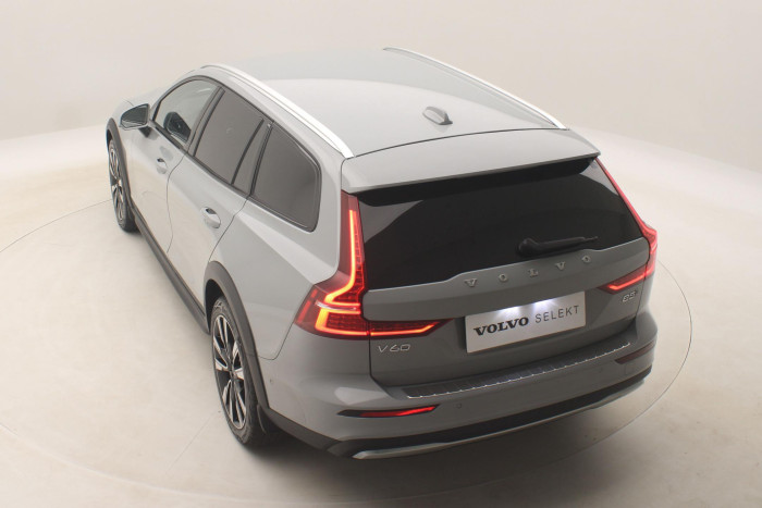 Volvo V60 CC B5 AWD PLUS AUT 1.maj