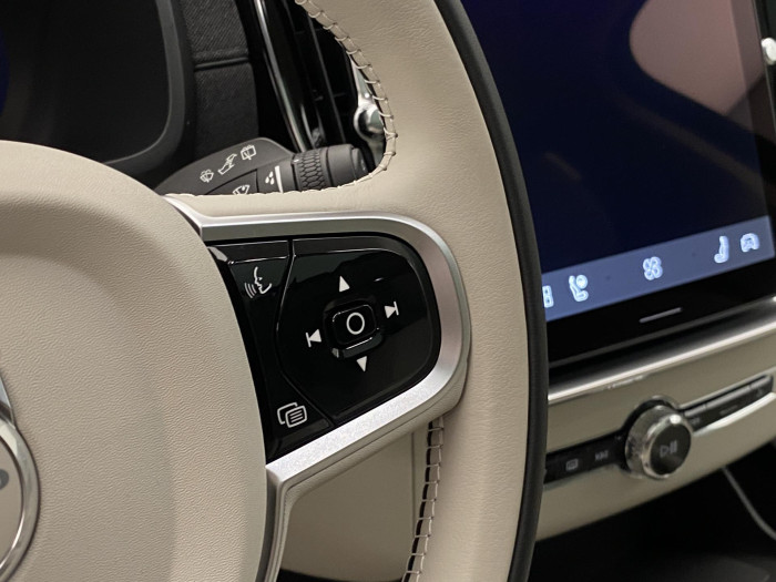 Volvo XC90 T8 AWD RECHARGE DARK ULTRA 7m