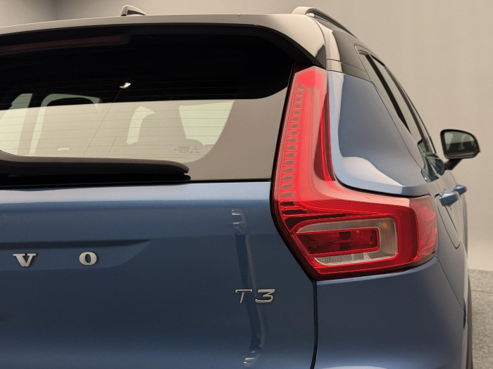 Volvo XC40 T3 R-DESIGN AUT CZ REZERVACE