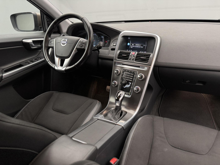 Volvo XC60 D4 MOMENTUM AUT CZ 2.4 d Momentum