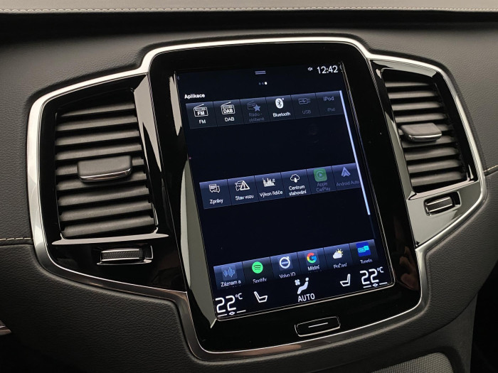 Volvo XC90 B5 AWD R-DESIGN AUT REZERVACE
